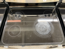 Load image into Gallery viewer, GE Stainless Electric Stove - 5514