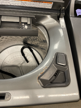 Load image into Gallery viewer, Whirlpool Washer and Gas Dryer Set - 5914 - 6110