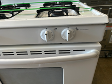 Load image into Gallery viewer, Magic Chef Gas Stove - 6942