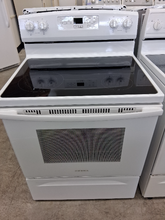 Load image into Gallery viewer, (T08556) Amana Electric Stove - 8556
