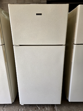 Load image into Gallery viewer, Hotpoint Refrigerator - 8144