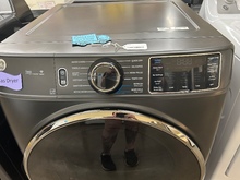 Load image into Gallery viewer, GE 7.8 Cu Ft Black Gas Dryer - T07290