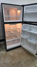 Load image into Gallery viewer, (T08807) Kenmore Refrigerator - 8807