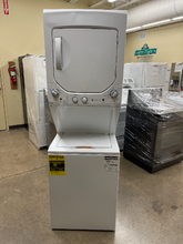 Load image into Gallery viewer, GE 2.3 cu ft Washer and Gas Dryer Set - 5112
