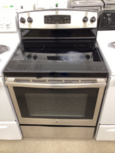 Load image into Gallery viewer, GE Electric Stove - 5512
