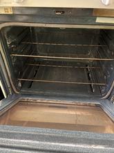 Load image into Gallery viewer, Whirlpool Gas Stove - 5671