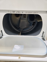 Load image into Gallery viewer, Whirlpool Washer and Gas Dryer Set- 8071