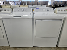 Load image into Gallery viewer, Hotpoint Washer and Gas Dryer Set - 8005-8066