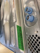 Load image into Gallery viewer, Whirlpool Washer and Gas Dryer Set - 6166 - 6127