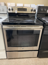 Load image into Gallery viewer, GE Stainless Electric Stove - 5515