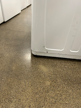 Load image into Gallery viewer, Frigidaire 4.4 cu ft Top Load Washer - 7668