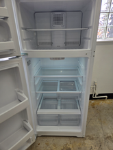 Load image into Gallery viewer, (T09099) GE Refrigerator - 9099
