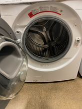 Load image into Gallery viewer, Samsung Front Load Washer - 5573