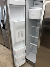 Load image into Gallery viewer, (T08733) Kenmore Side by Side Refrigerator - 8733