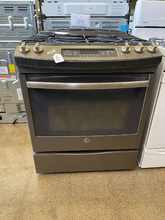 Load image into Gallery viewer, GE Stainless Slide-in Gas Stove - 5275