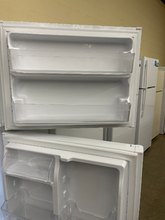 Load image into Gallery viewer, GE 19.2 Cu. Ft. Refrigerator - 5985