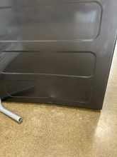 Load image into Gallery viewer, GE Profile 5.0 cu Ft. Washer - 6833
