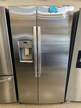 Load image into Gallery viewer, GE 21.8 cu Ft Counter Depth Refrigerator - 6827