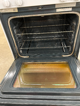 Load image into Gallery viewer, Whirlpool Gas Stove - 7387