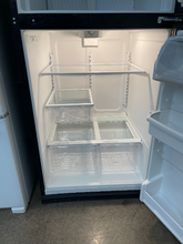 Load image into Gallery viewer, Whirlpool Refrigerator - 5657