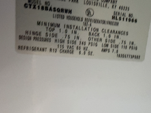 Load image into Gallery viewer, (T08887) Hotpoint Refrigerator - 8887