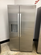 Load image into Gallery viewer, (T08961) GE 27.9 cu ft Side by Side Stainless Refigerator - 8961
