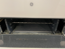 Load image into Gallery viewer, GE Gas Stove - 5543