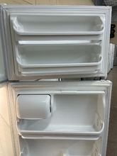 Load image into Gallery viewer, Frigidaire Refrigerator - 5320