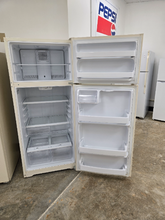 Load image into Gallery viewer, (T08941) GE Refrigerator - 8941