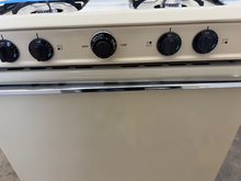 Load image into Gallery viewer, (T08665) Hotpoint Gas Stove - 8665