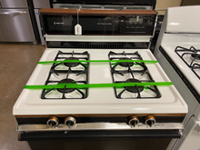 Load image into Gallery viewer, Magic Chef Gas Stove - 5572