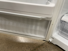 Load image into Gallery viewer, Hotpoint Refrigerator - 5334