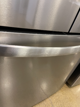 Load image into Gallery viewer, Frigidaire 17.6 cu ft French Door Refrigerator - 3982