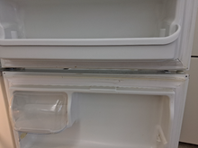 Load image into Gallery viewer, (T08568) Frigidaire Refrigerator - 8568