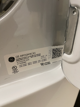 Load image into Gallery viewer, GE Washer and Electric Dryer Set - 6109 - 6156