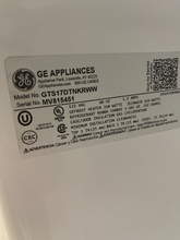 Load image into Gallery viewer, GE Refrigerator - 5677