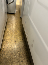 Load image into Gallery viewer, Maytag Washer & Gas Dryer Set - 7612 - 7613