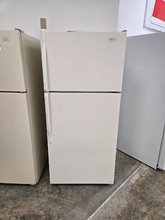 Load image into Gallery viewer, (T09017) Whirlpool Refrigerator - 9017
