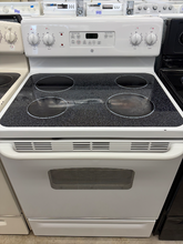 Load image into Gallery viewer, (T08684) GE Electric Stove - 8684