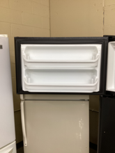 Load image into Gallery viewer, Kenmore Refrigerator - 5785