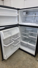 Load image into Gallery viewer, (T08520) Whirlpool Refrigerator - 8520