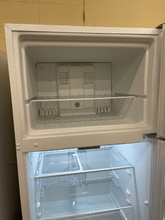 Load image into Gallery viewer, Whirlpool - 18.2 Cu. Ft. White Refrigerator - 6082