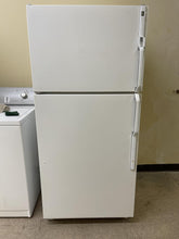 Load image into Gallery viewer, GE Refrigerator - 7873