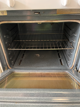 Load image into Gallery viewer, Whirlpool Gas Stove - 1683