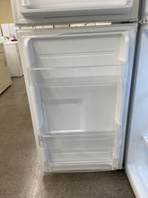 Load image into Gallery viewer, GE Refrigerator - 7880