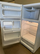 Load image into Gallery viewer, Hotpoint Refrigerator - 7876