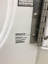 Load image into Gallery viewer, Speed Queen Front Load Washer and Gas Dryer Set