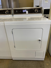 Load image into Gallery viewer, Maytag Washer and Gas Dryer Set - 7342 - 6452