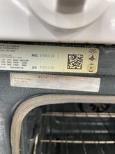 Load image into Gallery viewer, Whirlpool Gas Stove - 3996