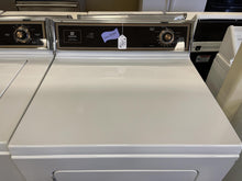 Load image into Gallery viewer, Maytag Washer and Gas Dryer Set - 7342 - 6452